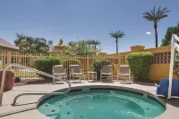 La Quinta Inn & Suites by Wyndham Phoenix Mesa West - baignoire