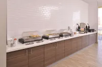 La Quinta Inn & Suites by Wyndham Page at Lake Powell - Breakfast