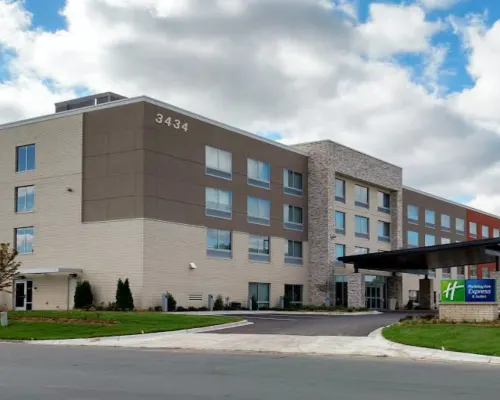 Holiday Inn Express & Suites EAGAN - MINNEAPOLIS AREA by IHG Hotels in Eagan