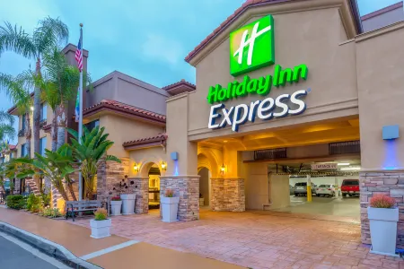 Holiday Inn Express San Diego-Sea World Area Отели рядом с достопримечательностью «Пеканга Арена»