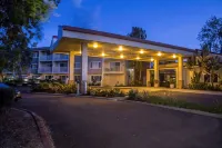 Best Western Plus Garden Court Inn فنادق في فريمونت
