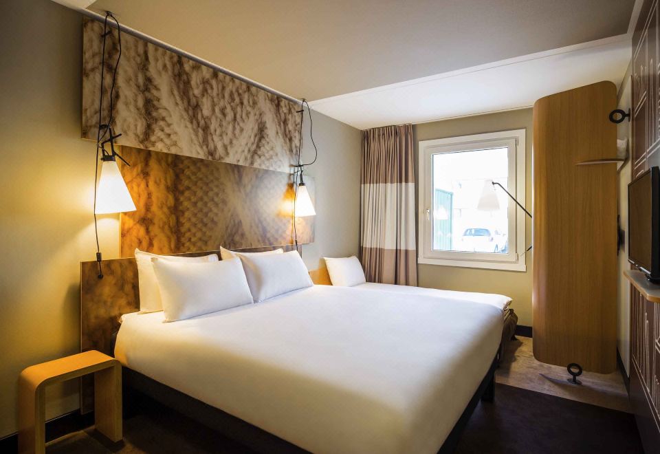 ibis Amsterdam AirportOver view