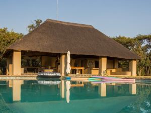 Thorn Tree Bush Camp