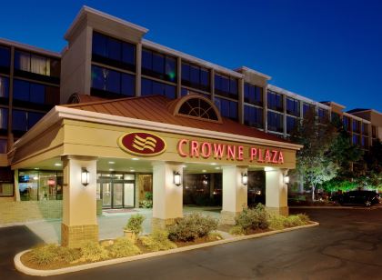 Crowne Plaza Cleveland Airport