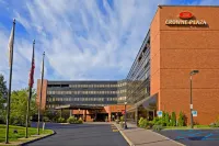 Crowne Plaza Edison Hotels in Edison