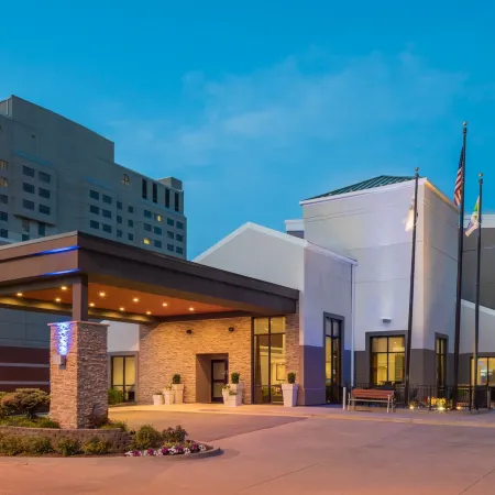 Holiday Inn Express & Suites SPRINGFIELD by IHG