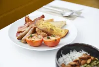 Holiday Inn Express Newcastle, - breakfast