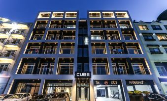 Hotel Cube - Housity
