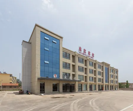 Dongjia Hotel Отели в г. Сиюань