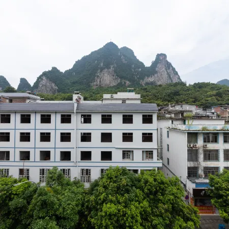 Hechi Jintong Business Hotel
