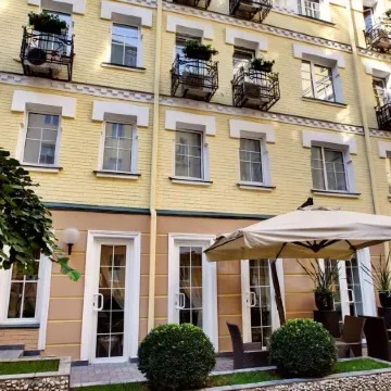 Vozdvyzhensky Boutique Hotel Отели рядом с достопримечательностью «Андреевская церковь»