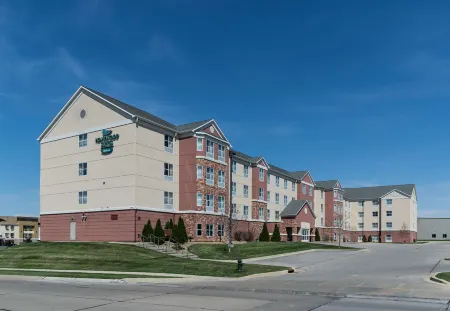 Homewood Suites by Hilton Cedar Rapids-North Отели рядом с достопримечательностью «Колледж Ко»