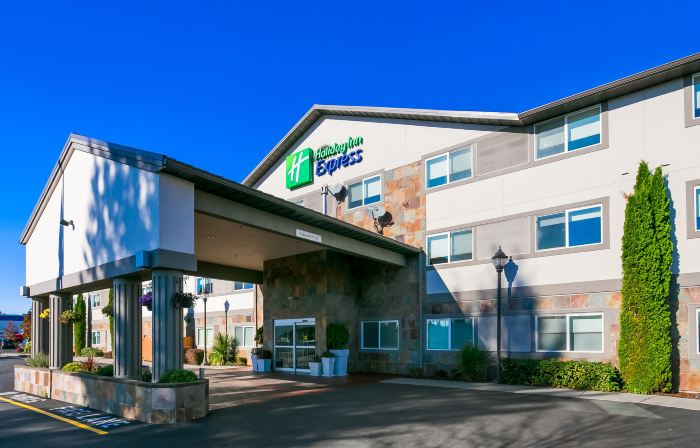 Holiday Inn Express & Suites EVERETT by IHG