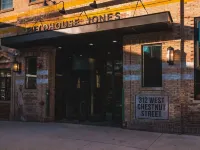 The Chicago Hotel Collection River North Hotels near Steppenwolf Theatre