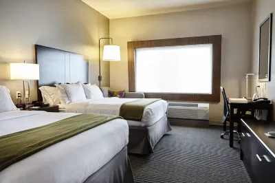 Holiday Inn Express & Suites Tahlequah Hotels near Start
