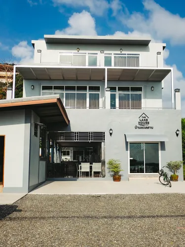 รูปภาพของบ้านทะเลสาบเกาะยอ