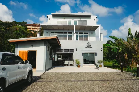 The Lake House Ko Yo Отели рядом с достопримечательностью «Wat Bo Thong»