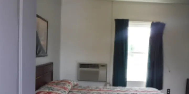 Blue Ridge Motel - Fumage De Chambre Queen