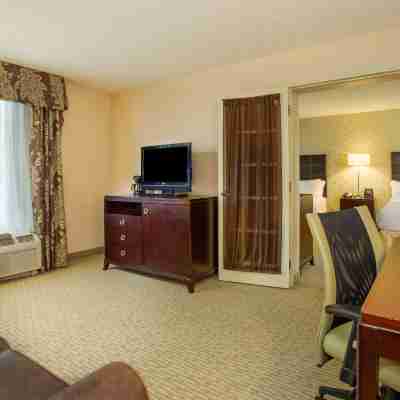 Holiday Inn Bloomington-University Area Rooms