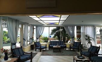 Kalos Hotel