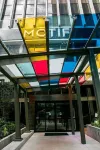 Hilton Motif Seattle Hotels near Hammering Man