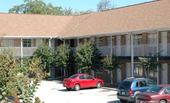 Whits Inn - Housity