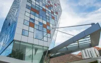 Alimar Premier Hotel Hotel di Kecamatan Mulyorejo