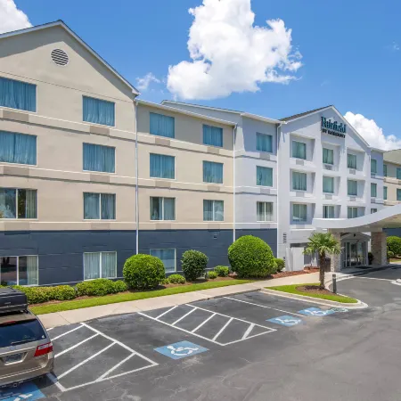 Fairfield Inn Myrtle Beach North Отели рядом с достопримечательностью «Поле для гольфа Barefoot Landing»