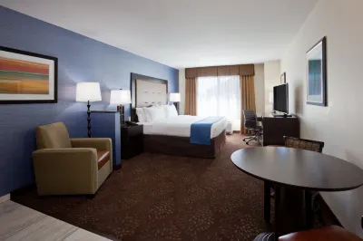 Holiday Inn Express & Suites Fort Dodge