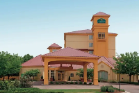 科羅拉多斯普林斯南機場拉昆塔溫德姆套房飯店 夏延山（Cheyenne Mountain）附近的飯店