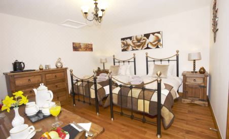 Firs Cottage Bed and Breakfast - Housity