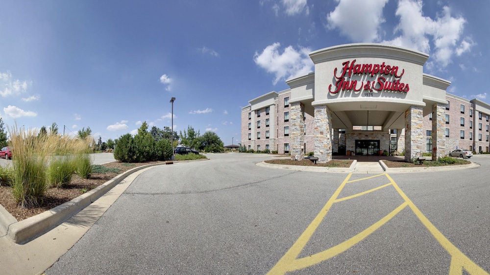 Hampton Inn & Suites West Bend