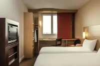 Ibis Sète Balaruc les Bains Bien-être et Spa فنادق في Montbazin