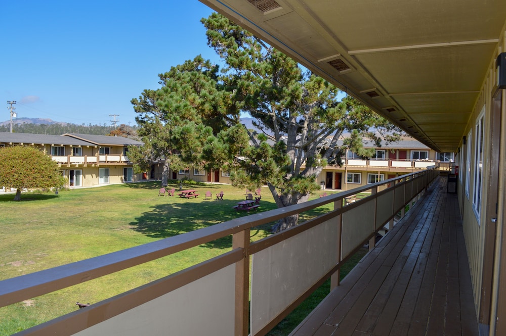 Silver Surf Motel San Simeon