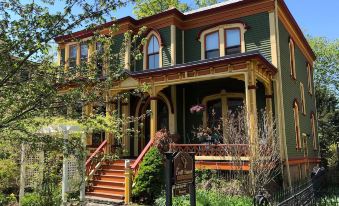 The Croff House Bed & Breakfast