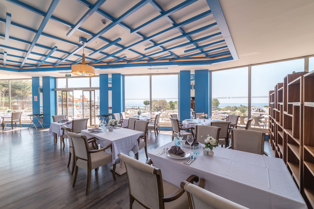 Ramada Resort Kusadasi & Golf