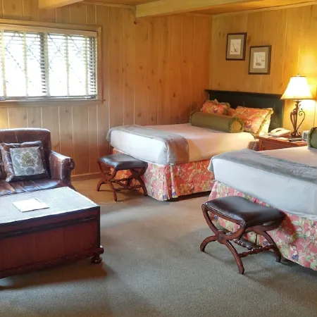 Pine Needles Lodge