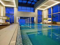 上海浦东绿地假日酒店 - 室内游泳池