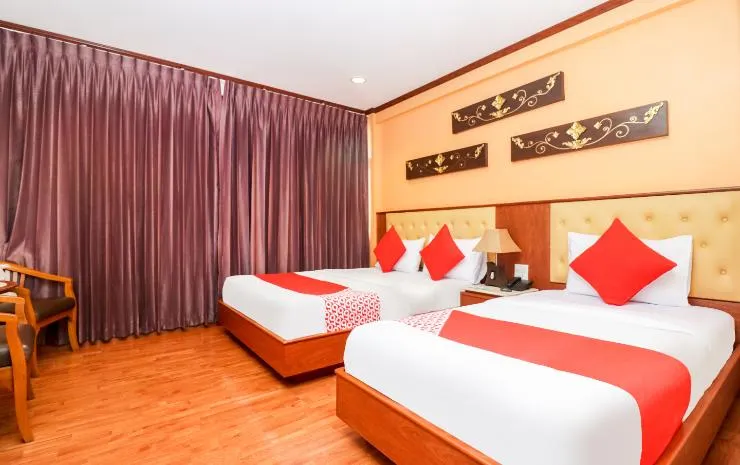 ห้องดีลักซ์ เตียงแฝด พร้อมวิวสระว่ายน้ำ