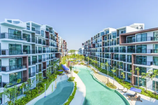Centara Life Maris Resort Jomtien Отели рядом с достопримечательностью «Плавучий рынок в Паттайе»