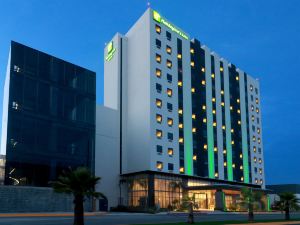 Holiday Inn & Suites Monterrey Apodaca Zona Airport