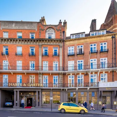 Harte and Garter Hotels near Victoria Barracks