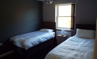 Pullman House Apt 11: 2nd FLR