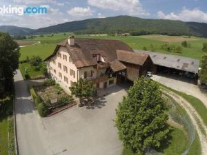 Hôtel-Gîte Rural à 3 km de Delémont