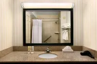 Crowne Plaza Newark Airport Hotels in Elizabeth
