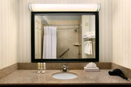 Crowne Plaza Newark Airport