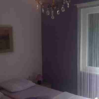 Green Hostel Rooms