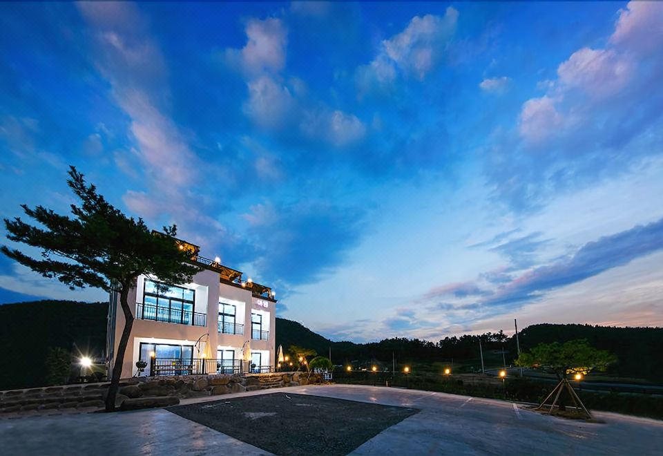 hotel overview picture