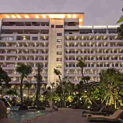 伊真套房會務度假村 Hotel Exterior