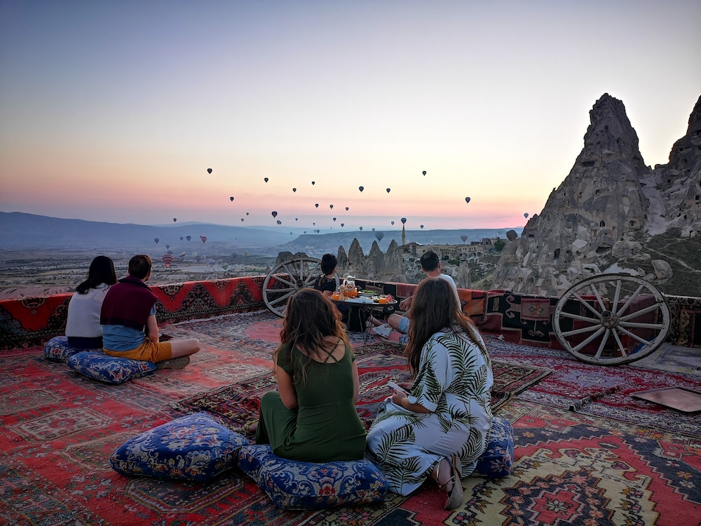 Hermes Cave Hotel